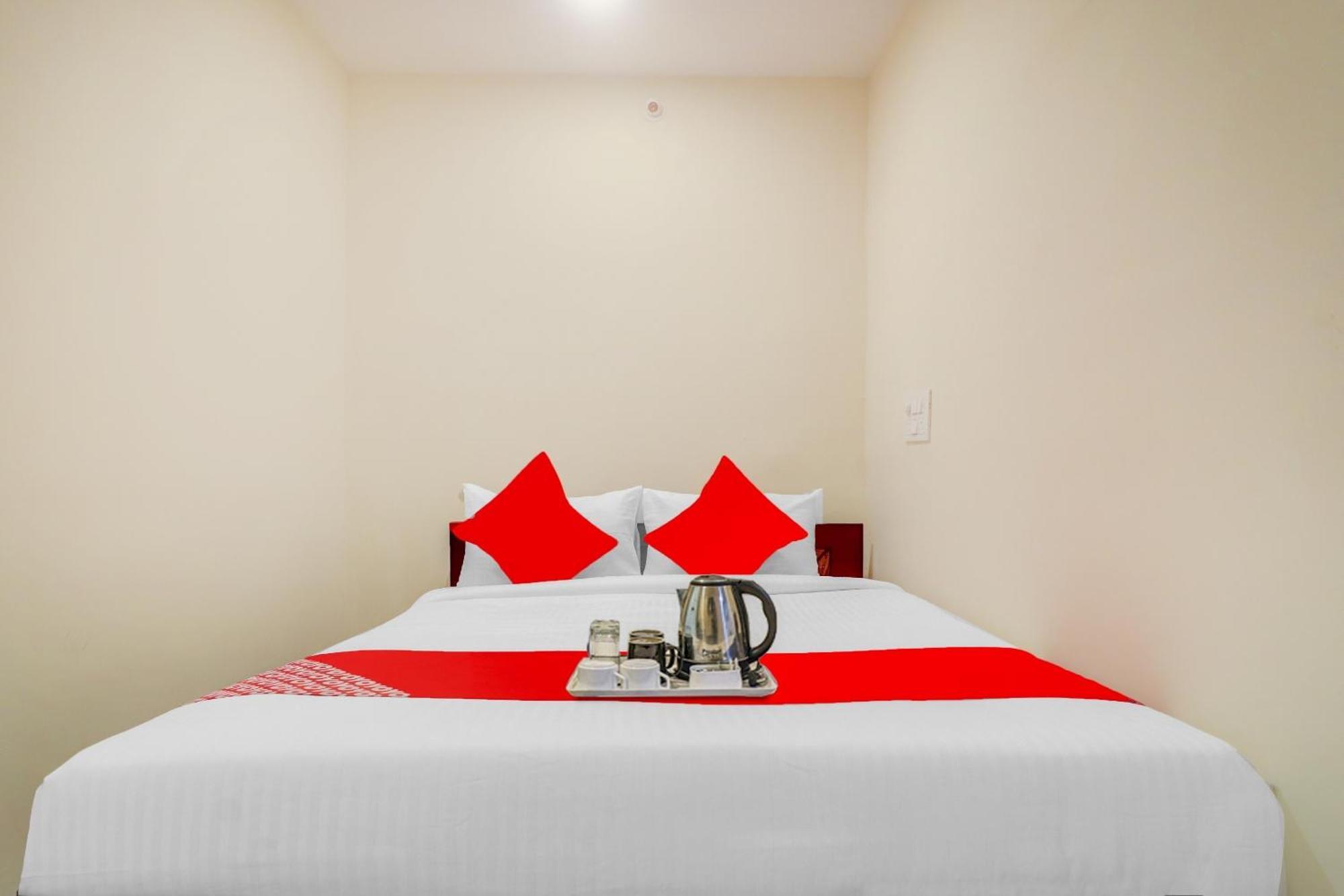 Hotel O Aayush Stay Inn حيدر أباد المظهر الخارجي الصورة
