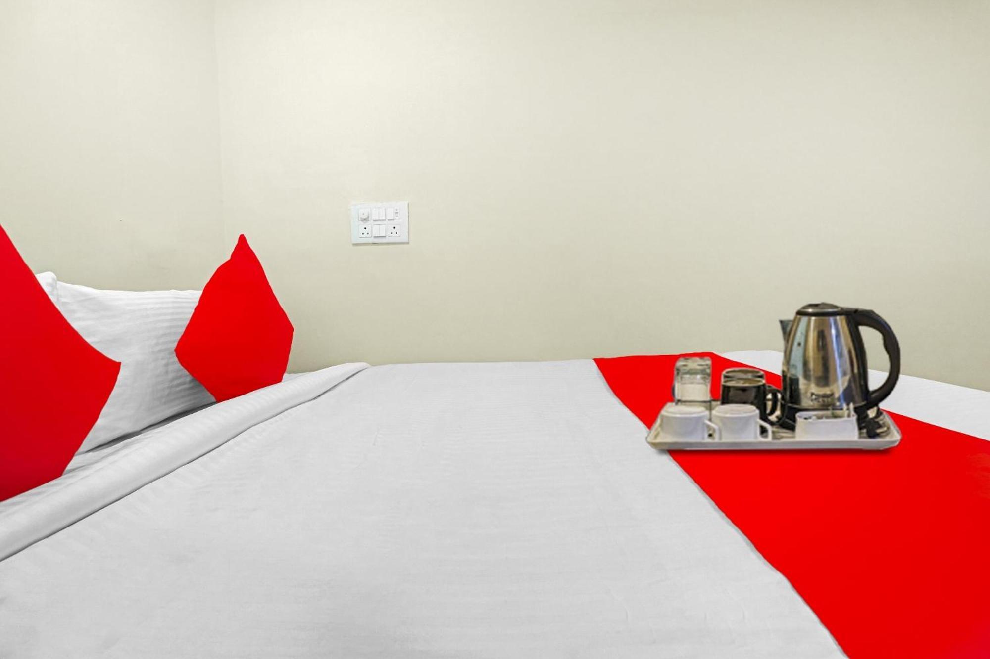 Hotel O Aayush Stay Inn حيدر أباد المظهر الخارجي الصورة