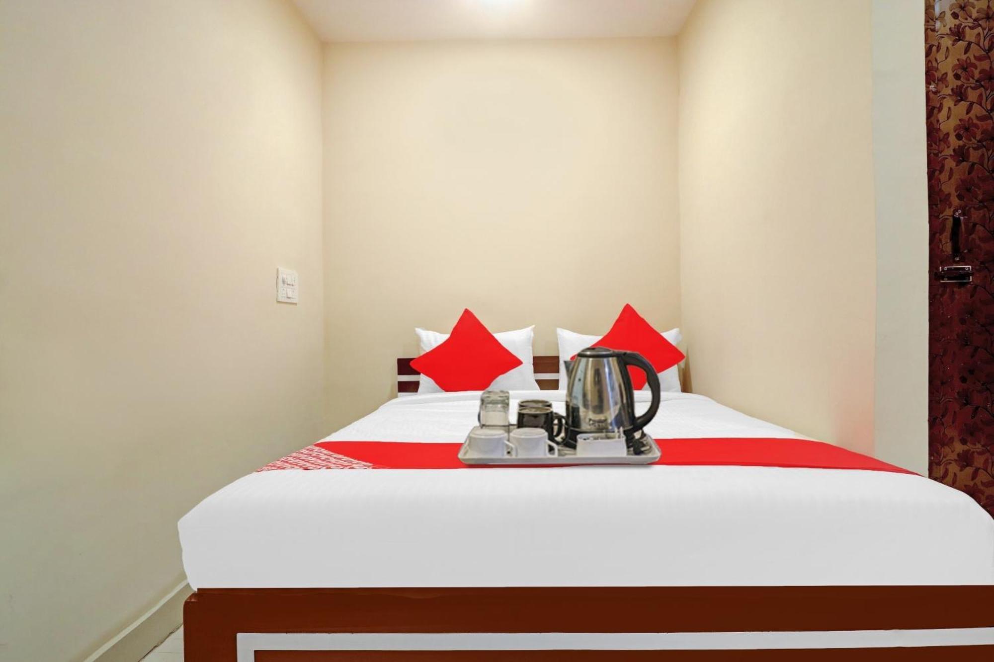 Hotel O Aayush Stay Inn حيدر أباد المظهر الخارجي الصورة
