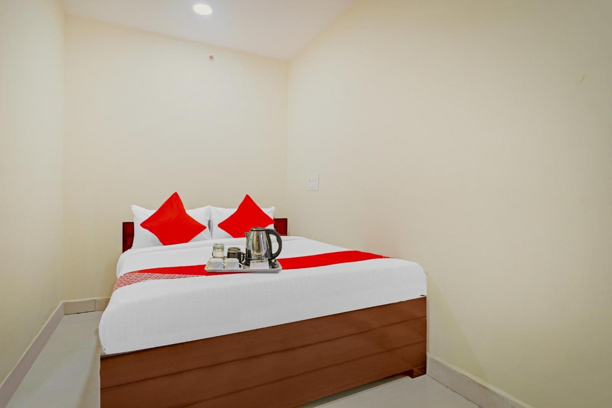 Hotel O Aayush Stay Inn حيدر أباد المظهر الخارجي الصورة