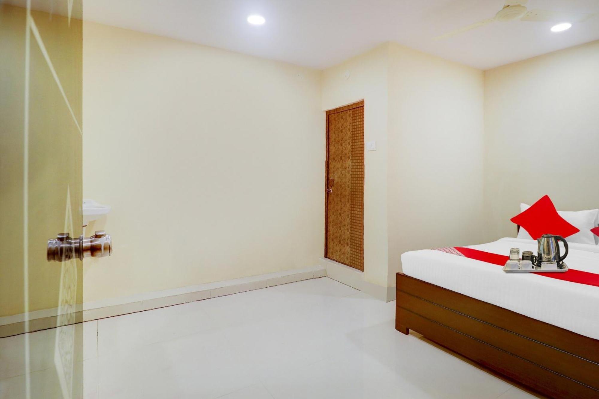 Hotel O Aayush Stay Inn حيدر أباد المظهر الخارجي الصورة
