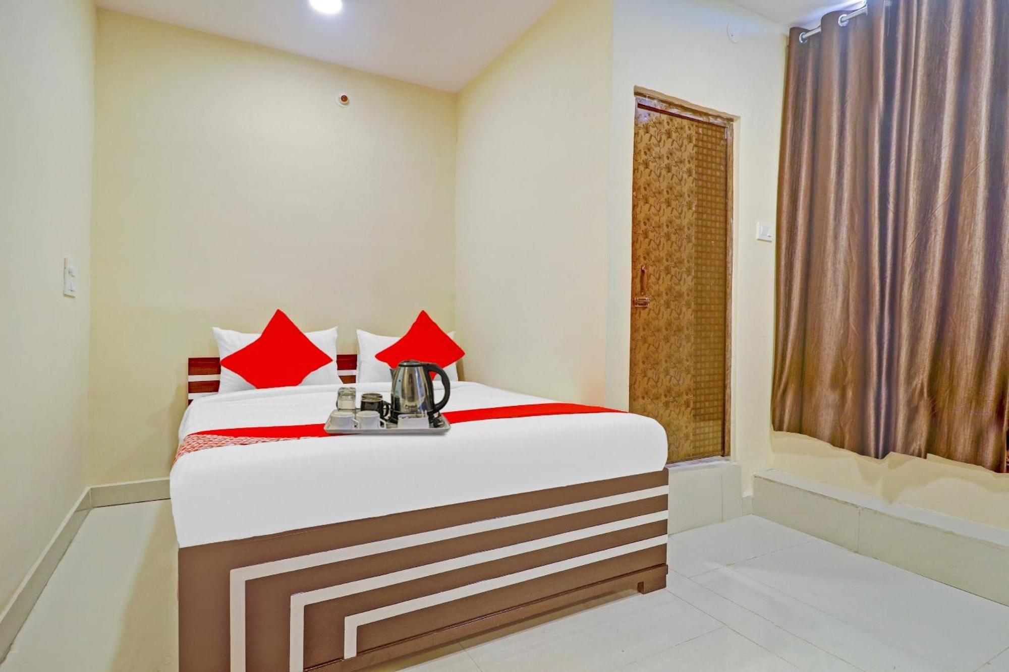 Hotel O Aayush Stay Inn حيدر أباد المظهر الخارجي الصورة