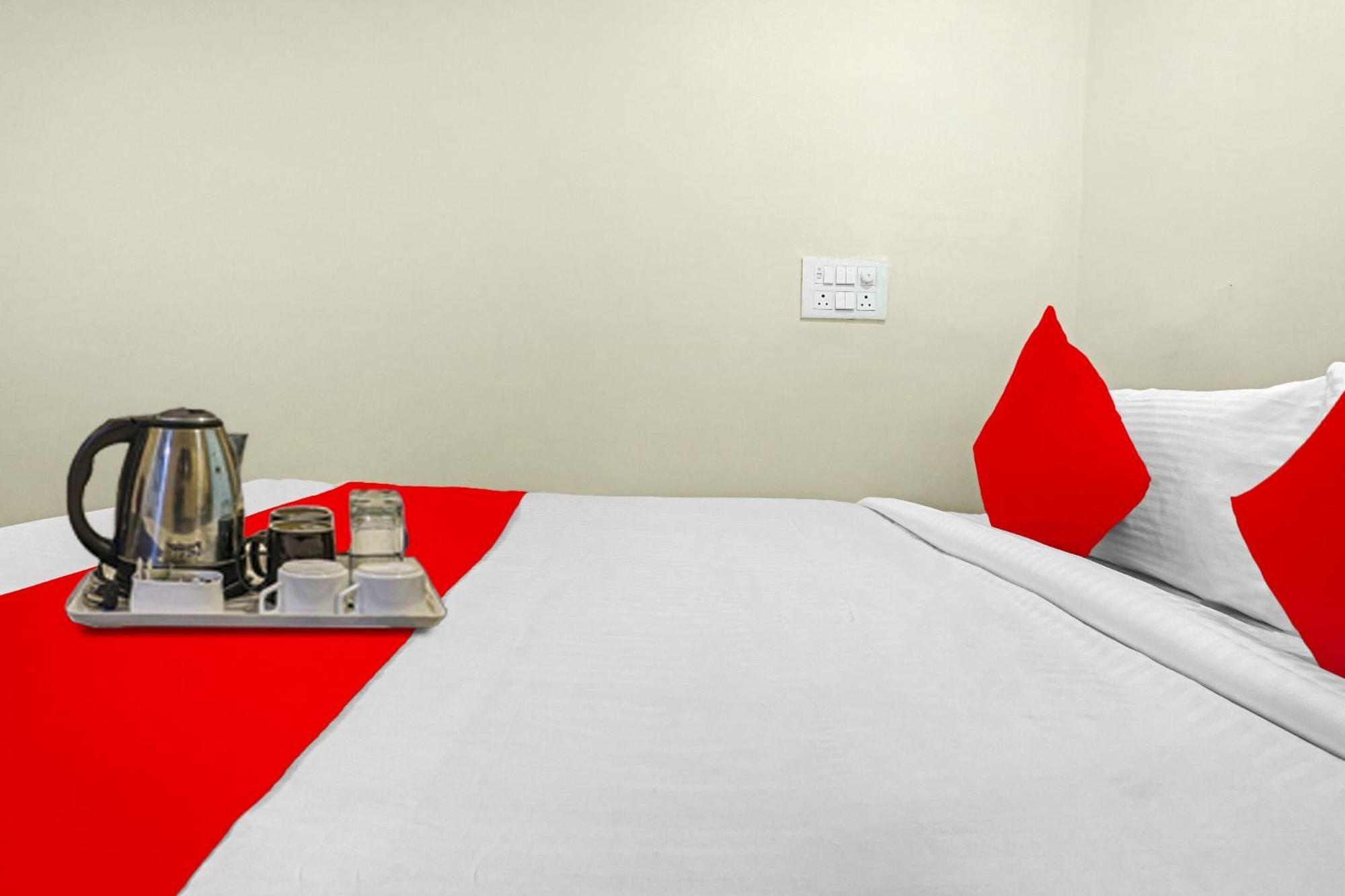 Hotel O Aayush Stay Inn حيدر أباد المظهر الخارجي الصورة