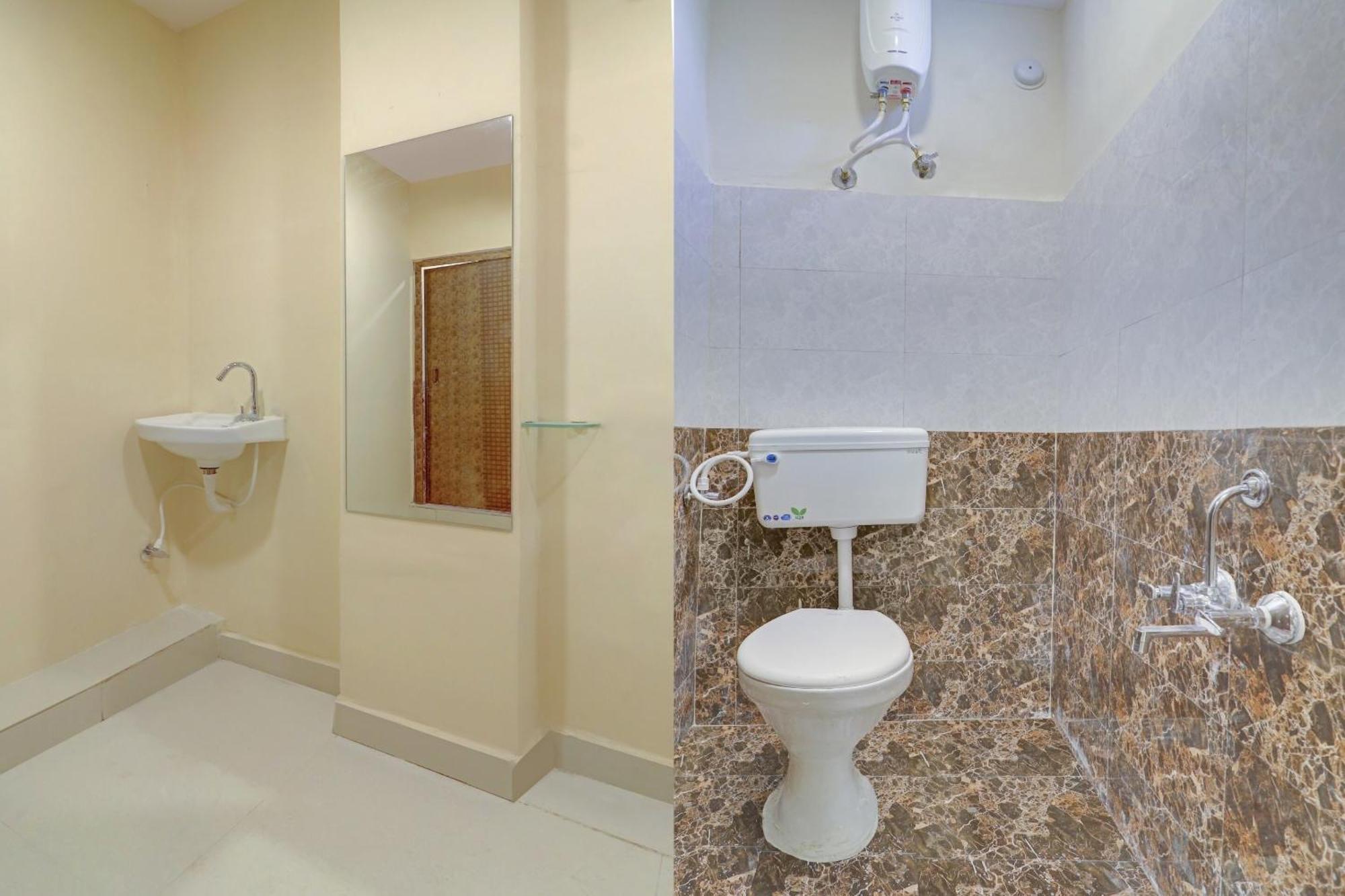 Hotel O Aayush Stay Inn حيدر أباد المظهر الخارجي الصورة