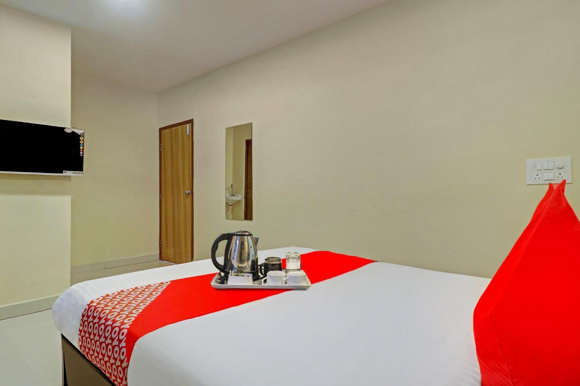 Hotel O Aayush Stay Inn حيدر أباد المظهر الخارجي الصورة