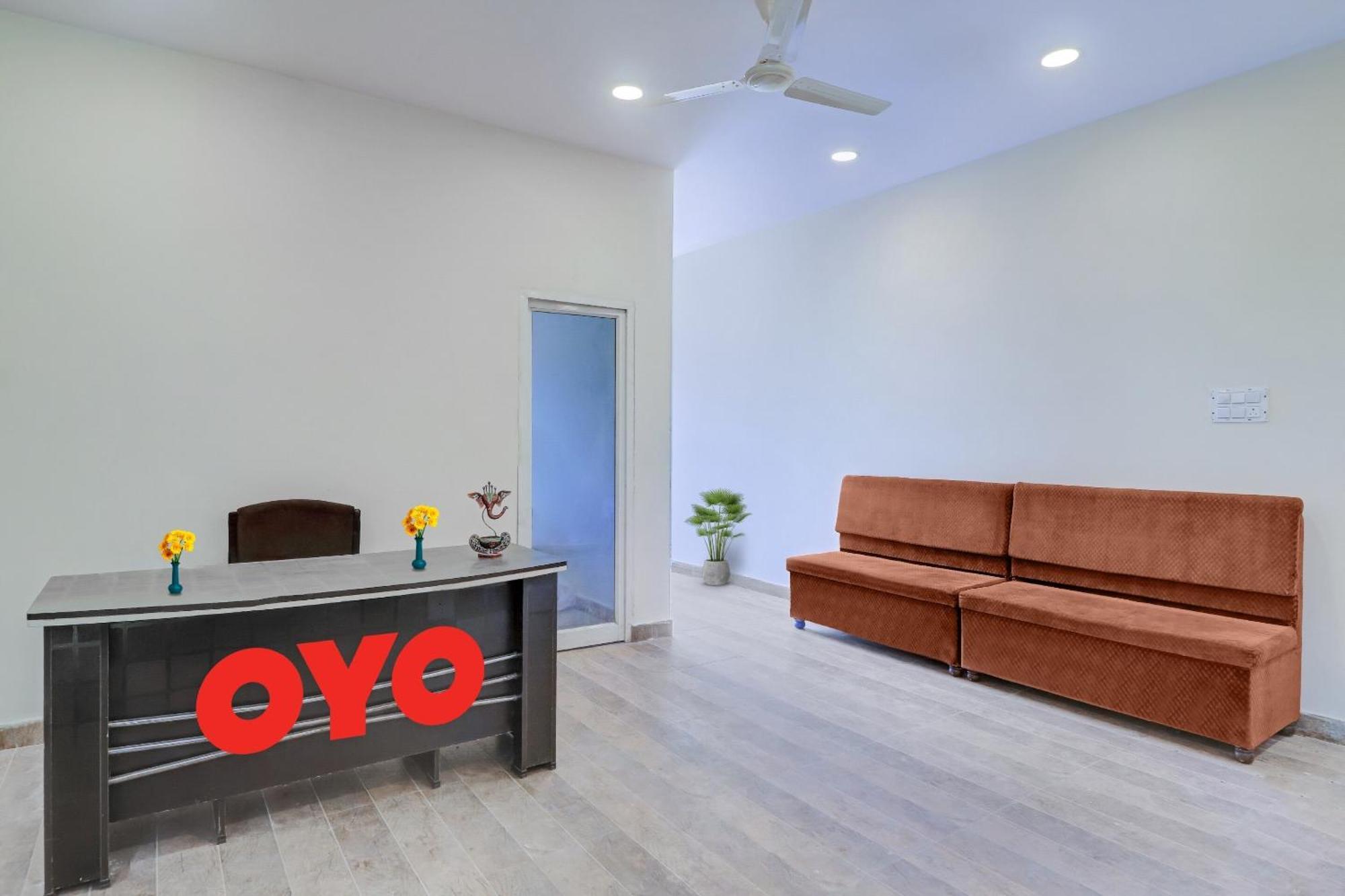 Hotel O Aayush Stay Inn حيدر أباد المظهر الخارجي الصورة