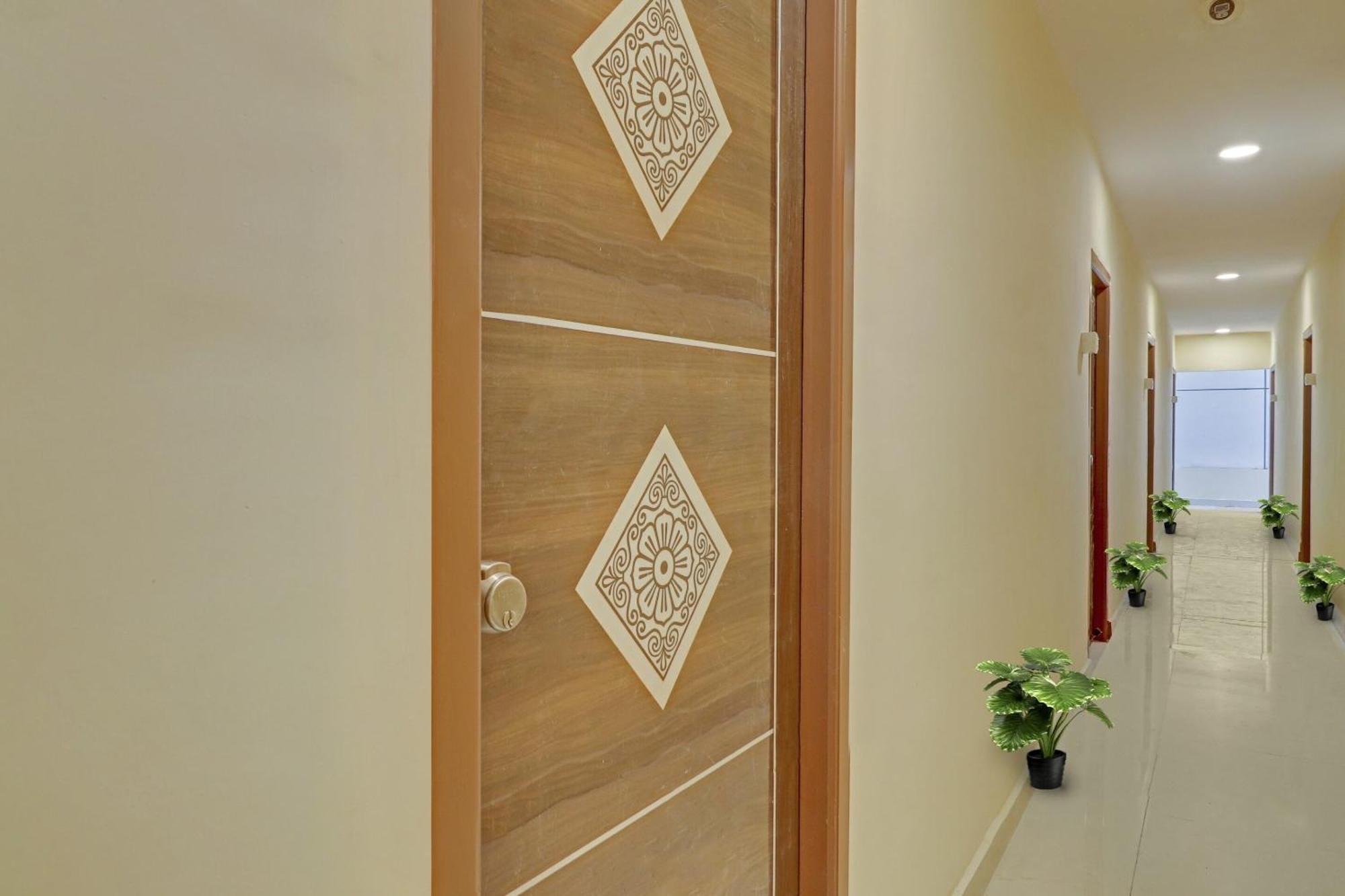Hotel O Aayush Stay Inn حيدر أباد المظهر الخارجي الصورة
